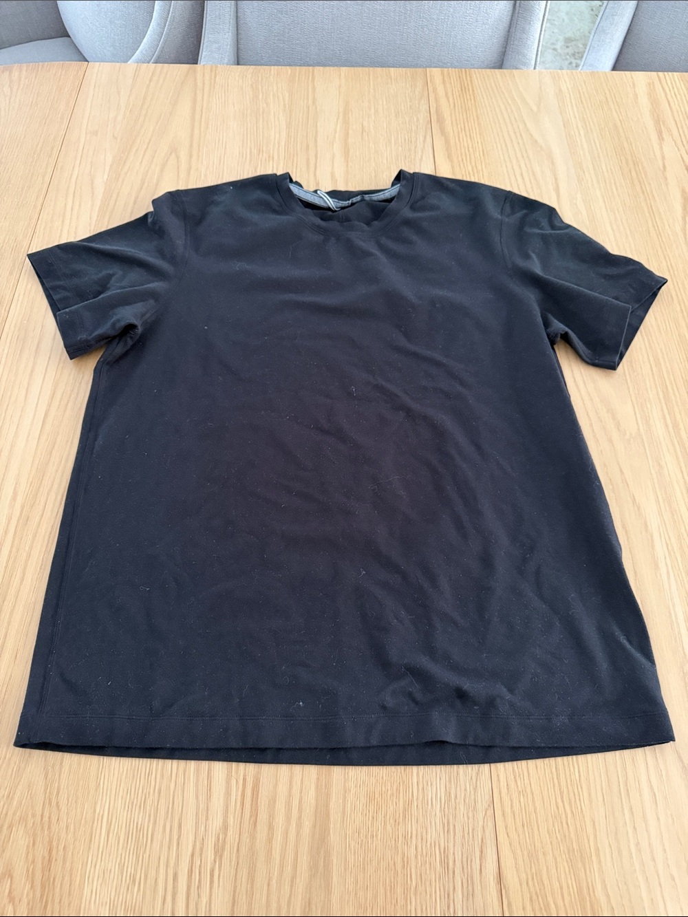 Lululemon size L men’s black shirt